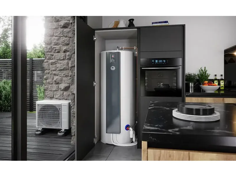 Chauffe-eau thermodynamique split près de la cuisine — en Bretagne