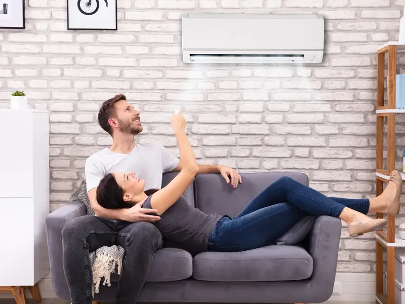 Confort dans le salon sous la climatisation réversible — climatisation réversible en Île-de-France