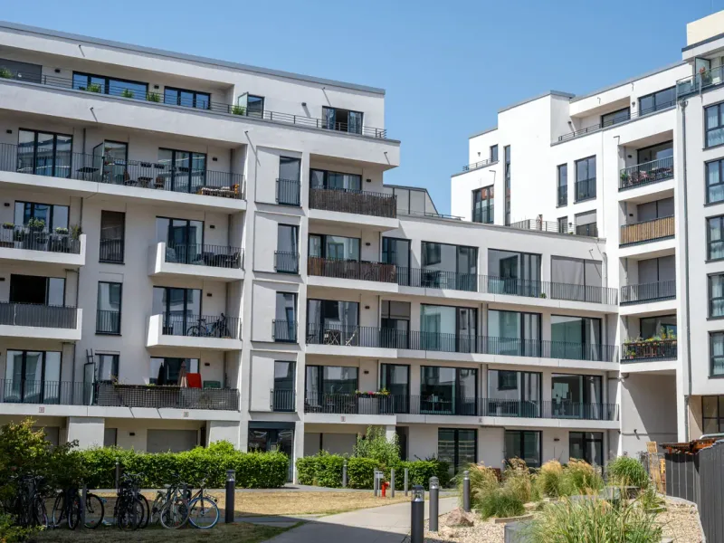 Résidence collective à la façade isolée — en Bretagne