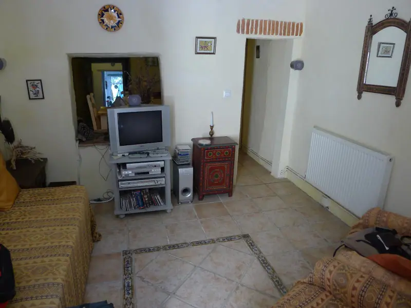 Radiateur panneau vu de face dans un logement