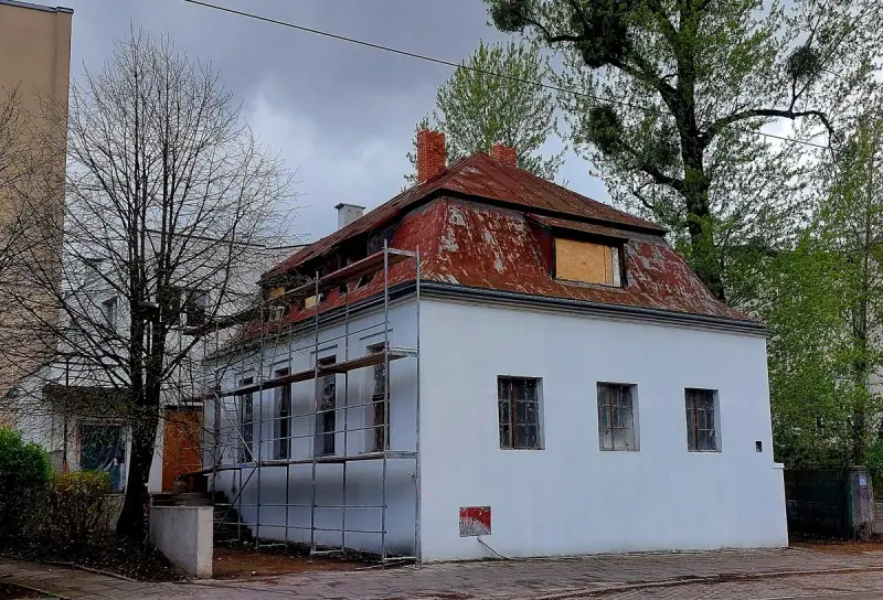 Maison individuelle en cours de reprise de façade
